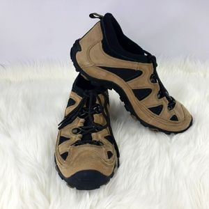 Men's BASS  Beige Suede Hiking Shoes  Gator Groove